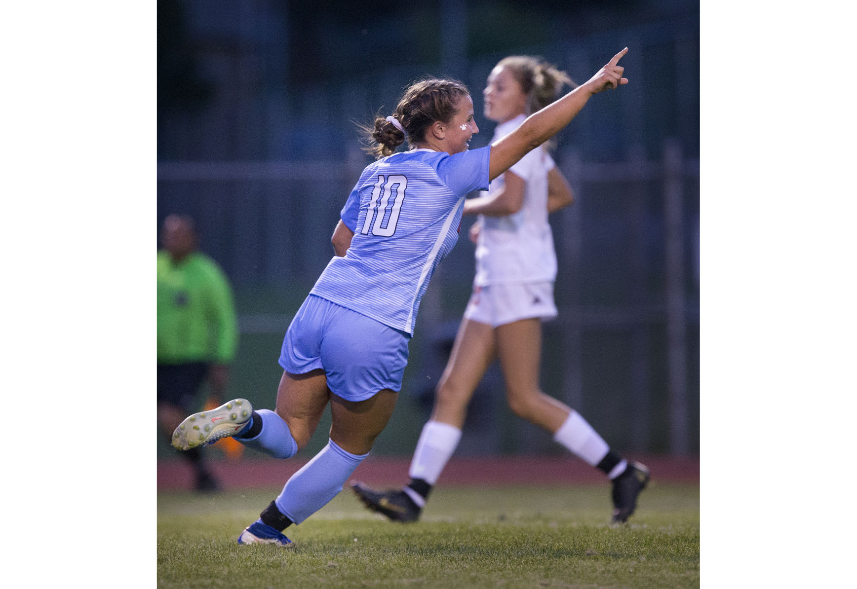 190913-sportslocal-copyeastmontsoccergallery 07.jpg